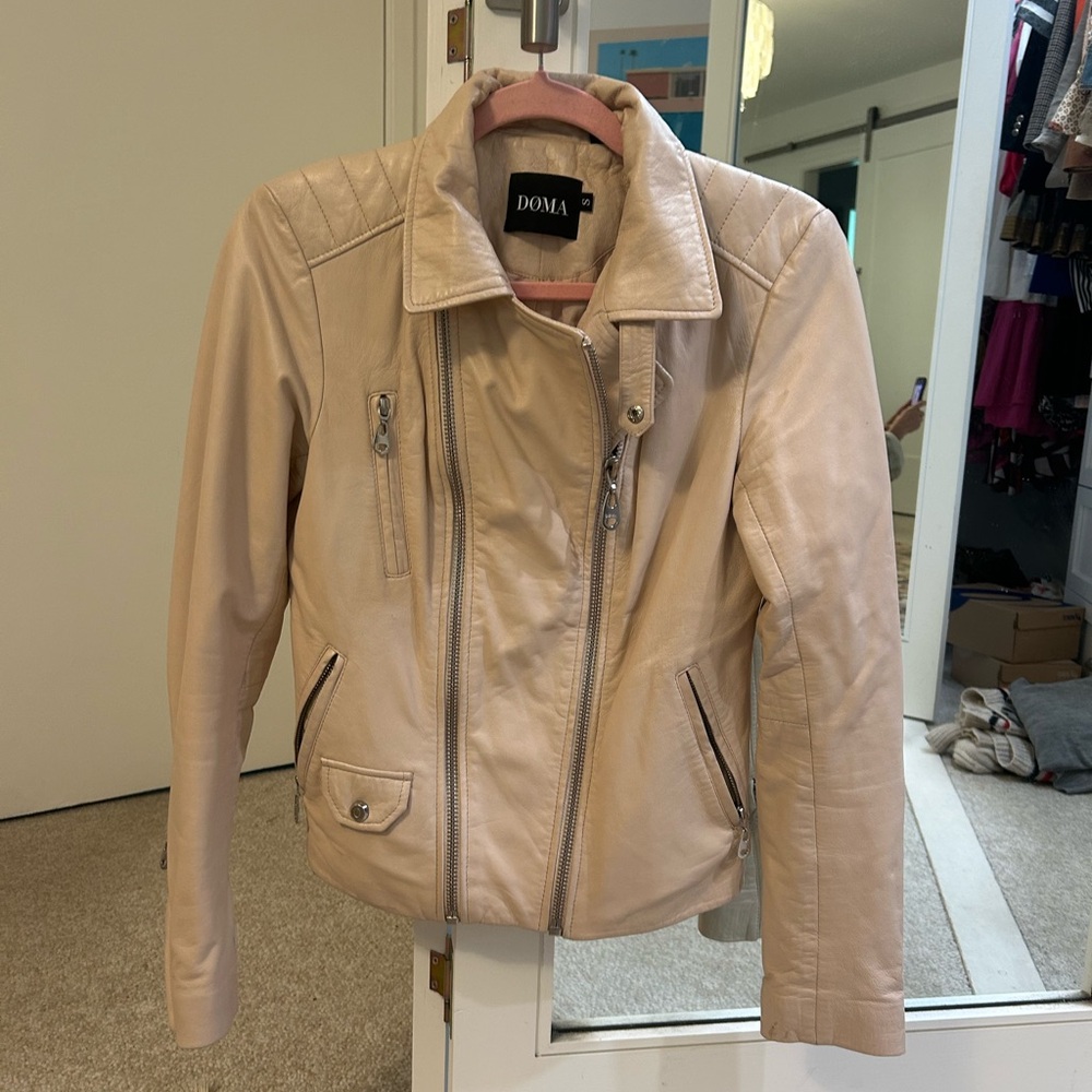 Doma Women's Light Tan Leather Jacket